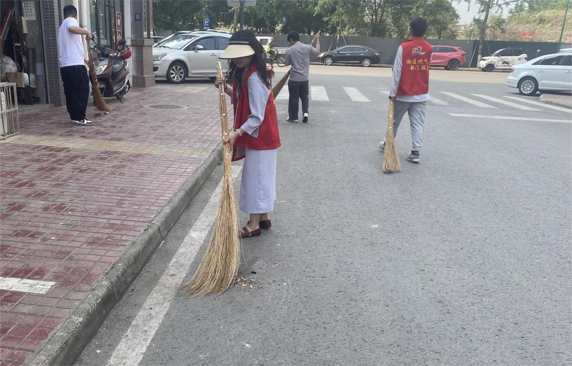 青发展集团团总支 开展“五四”青年节大清扫志愿服务活动