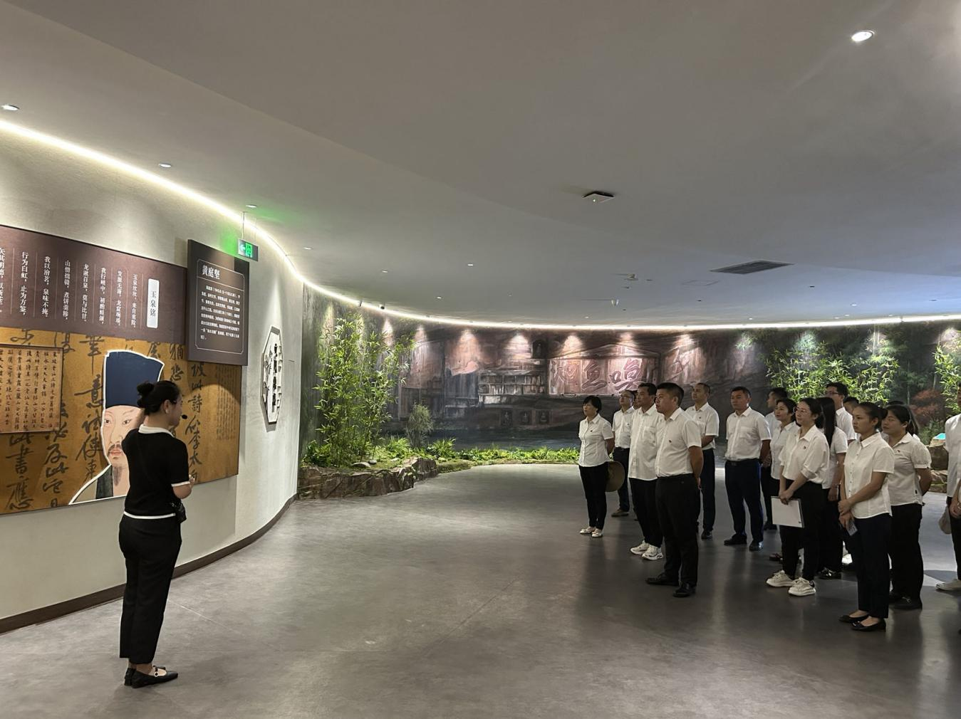 青神县农业发展投资有限责任公司 开展“弘扬苏母家风 涵养家国情怀” 主题党日活动