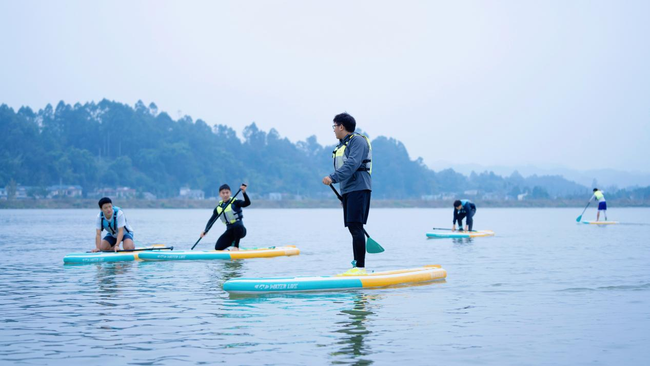 深化产教融合  校企合作 ——文旅投公司举办秋季第一期SUP桨板班