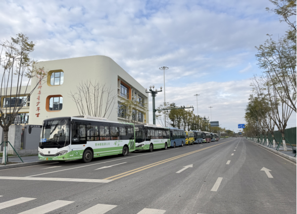 点对点直达，心贴心护航！ 青神公交助力学子“一键”返校